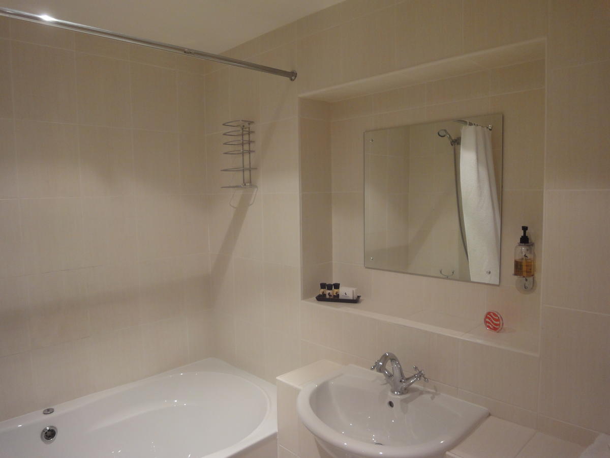 The Treebridge Hotel Nunthorpe Zimmer foto